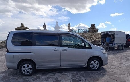 Nissan Serena III, 2006 год, 900 000 рублей, 7 фотография