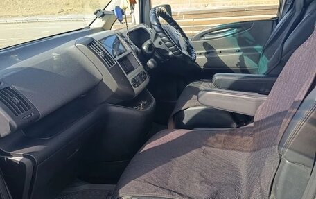 Nissan Serena III, 2006 год, 900 000 рублей, 16 фотография