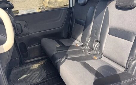 Nissan Serena III, 2006 год, 900 000 рублей, 19 фотография