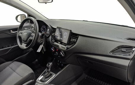 Hyundai Solaris II рестайлинг, 2021 год, 1 695 000 рублей, 13 фотография