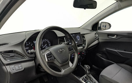 Hyundai Solaris II рестайлинг, 2021 год, 1 695 000 рублей, 15 фотография