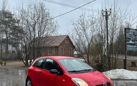 Toyota Yaris III рестайлинг, 2007 год, 560 000 рублей, 1 фотография