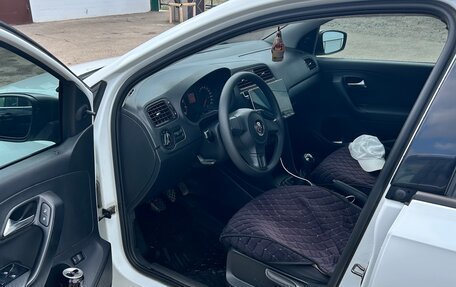 Volkswagen Polo VI (EU Market), 2013 год, 700 000 рублей, 1 фотография