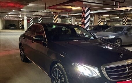 Mercedes-Benz E-Класс, 2019 год, 3 200 000 рублей, 1 фотография