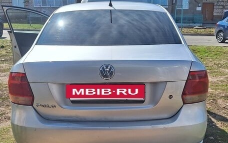 Volkswagen Polo VI (EU Market), 2011 год, 750 000 рублей, 2 фотография