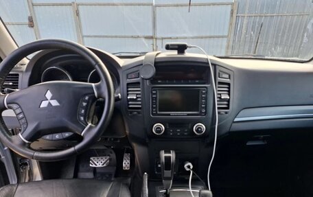 Mitsubishi Pajero IV, 2011 год, 2 070 000 рублей, 7 фотография