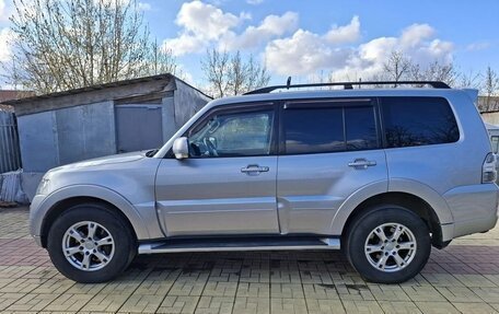 Mitsubishi Pajero IV, 2011 год, 2 070 000 рублей, 2 фотография