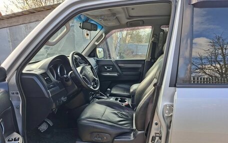 Mitsubishi Pajero IV, 2011 год, 2 070 000 рублей, 5 фотография