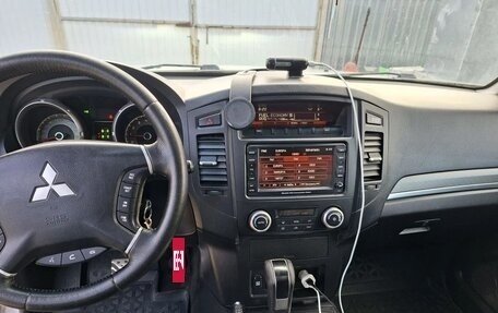 Mitsubishi Pajero IV, 2011 год, 2 070 000 рублей, 8 фотография