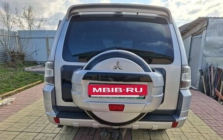 Mitsubishi Pajero IV, 2011 год, 2 070 000 рублей, 4 фотография