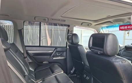 Mitsubishi Pajero IV, 2011 год, 2 070 000 рублей, 6 фотография