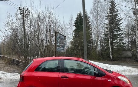 Toyota Yaris III рестайлинг, 2007 год, 560 000 рублей, 3 фотография