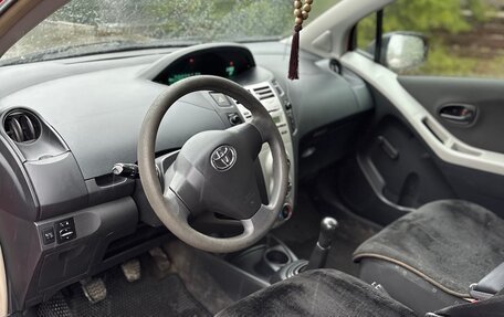 Toyota Yaris III рестайлинг, 2007 год, 560 000 рублей, 9 фотография