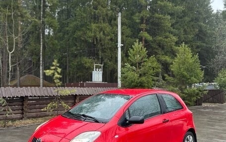 Toyota Yaris III рестайлинг, 2007 год, 560 000 рублей, 8 фотография