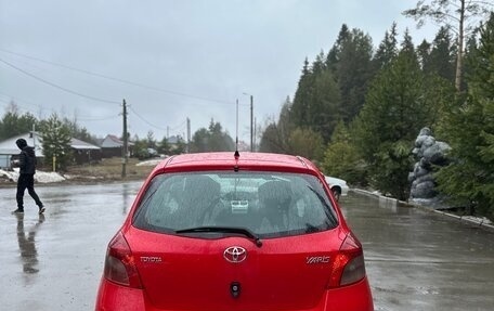 Toyota Yaris III рестайлинг, 2007 год, 560 000 рублей, 5 фотография