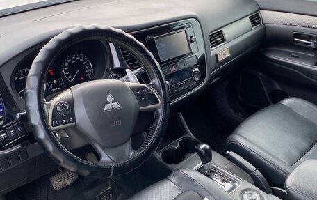 Mitsubishi Outlander III рестайлинг 3, 2013 год, 1 480 000 рублей, 5 фотография