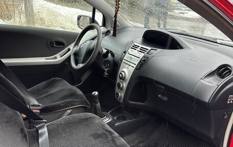 Toyota Yaris III рестайлинг, 2007 год, 560 000 рублей, 13 фотография