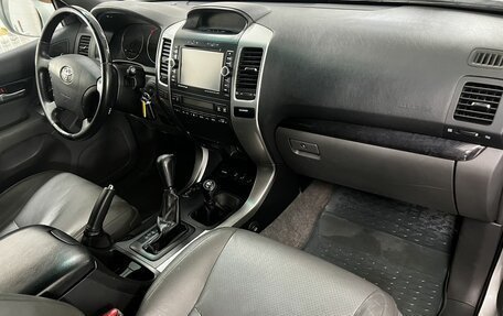 Toyota Land Cruiser Prado 120 рестайлинг, 2007 год, 2 000 000 рублей, 11 фотография