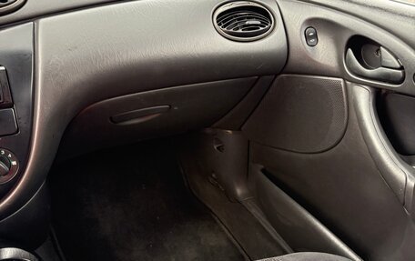 Ford Focus IV, 2001 год, 310 000 рублей, 9 фотография