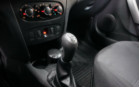 Renault Logan II, 2015 год, 733 000 рублей, 16 фотография