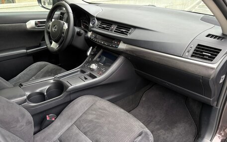 Lexus CT I рестайлинг, 2013 год, 1 690 000 рублей, 16 фотография