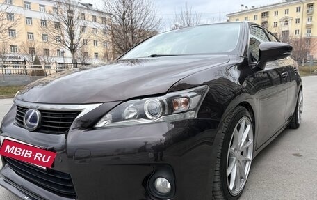 Lexus CT I рестайлинг, 2013 год, 1 690 000 рублей, 9 фотография