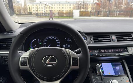 Lexus CT I рестайлинг, 2013 год, 1 690 000 рублей, 27 фотография