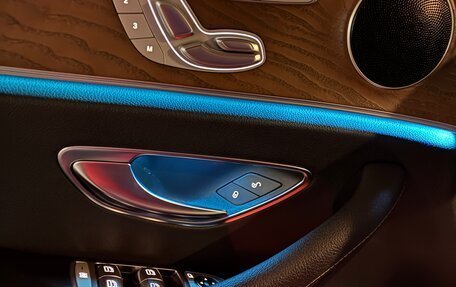 Mercedes-Benz E-Класс, 2019 год, 3 200 000 рублей, 11 фотография