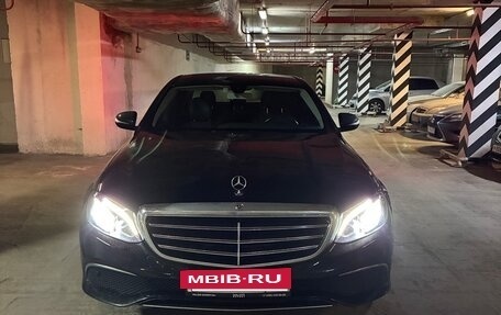 Mercedes-Benz E-Класс, 2019 год, 3 200 000 рублей, 3 фотография