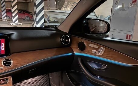 Mercedes-Benz E-Класс, 2019 год, 3 200 000 рублей, 10 фотография