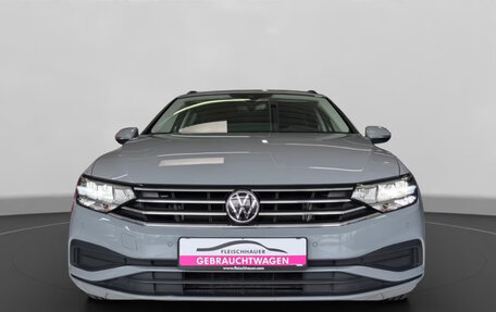 Volkswagen Passat B8 рестайлинг, 2023 год, 2 651 959 рублей, 2 фотография