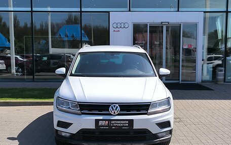 Volkswagen Tiguan II, 2018 год, 1 940 000 рублей, 2 фотография