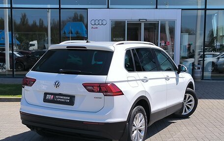 Volkswagen Tiguan II, 2018 год, 1 940 000 рублей, 5 фотография