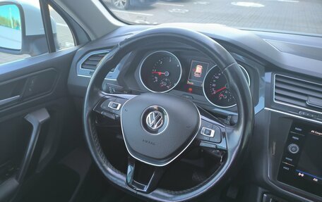 Volkswagen Tiguan II, 2018 год, 1 940 000 рублей, 21 фотография