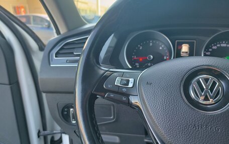 Volkswagen Tiguan II, 2018 год, 1 940 000 рублей, 24 фотография