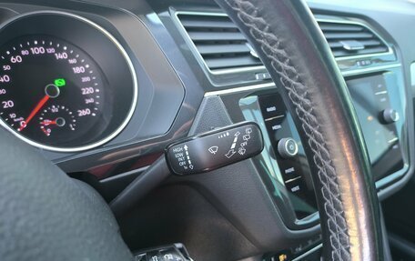 Volkswagen Tiguan II, 2018 год, 1 940 000 рублей, 26 фотография