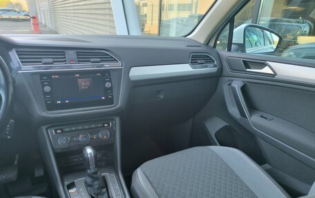 Volkswagen Tiguan II, 2018 год, 1 940 000 рублей, 22 фотография