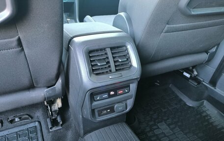 Volkswagen Tiguan II, 2018 год, 1 940 000 рублей, 40 фотография