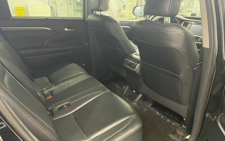 Toyota Highlander III, 2016 год, 4 500 000 рублей, 5 фотография