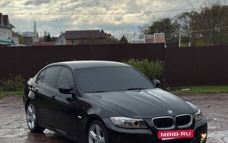 BMW 3 серия, 2011 год, 1 020 000 рублей, 3 фотография