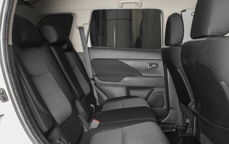 Mitsubishi Outlander III рестайлинг 3, 2019 год, 2 505 400 рублей, 8 фотография