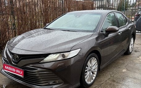 Toyota Camry, 2019 год, 2 800 000 рублей, 1 фотография