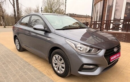 Hyundai Solaris II рестайлинг, 2017 год, 1 100 000 рублей, 1 фотография