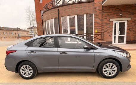 Hyundai Solaris II рестайлинг, 2017 год, 1 100 000 рублей, 2 фотография