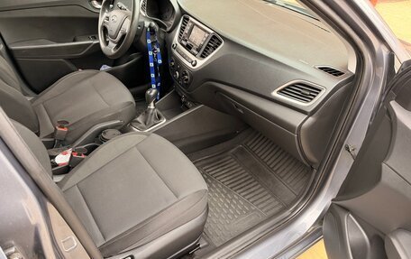 Hyundai Solaris II рестайлинг, 2017 год, 1 100 000 рублей, 13 фотография