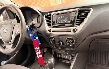 Hyundai Solaris II рестайлинг, 2017 год, 1 100 000 рублей, 15 фотография