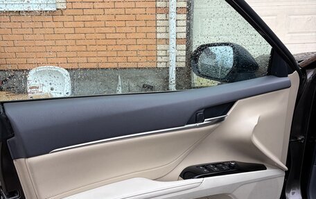 Toyota Camry, 2019 год, 2 800 000 рублей, 10 фотография