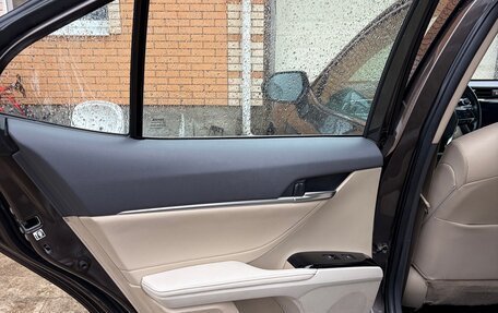 Toyota Camry, 2019 год, 2 800 000 рублей, 12 фотография