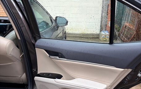 Toyota Camry, 2019 год, 2 800 000 рублей, 14 фотография