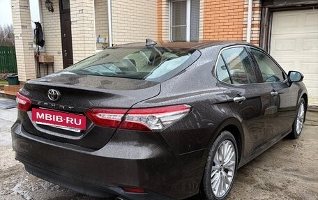 Toyota Camry, 2019 год, 2 800 000 рублей, 4 фотография